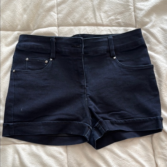 High-Waisted Black Jean Shorts with Cuffed Hem - Picture 1 of 3